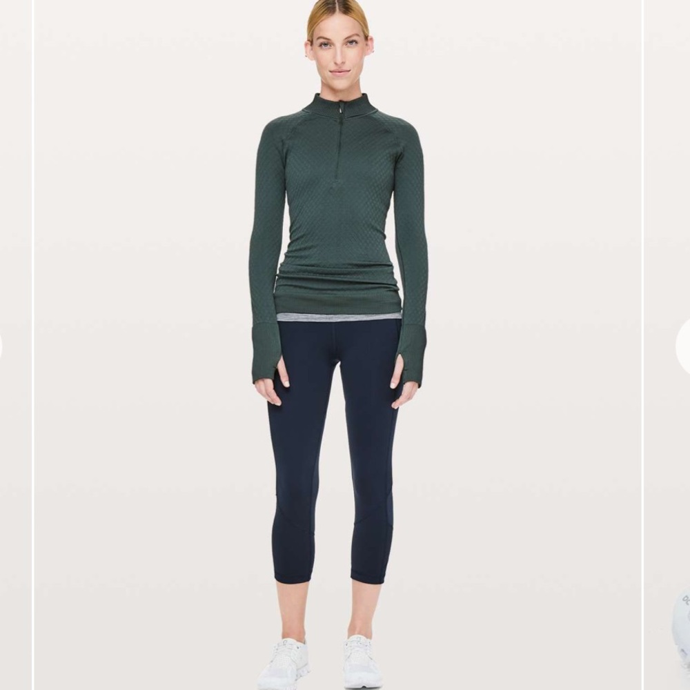 Lululemon Pace Rival Crop *Full-On Luxtreme 22"
True Navy size 6